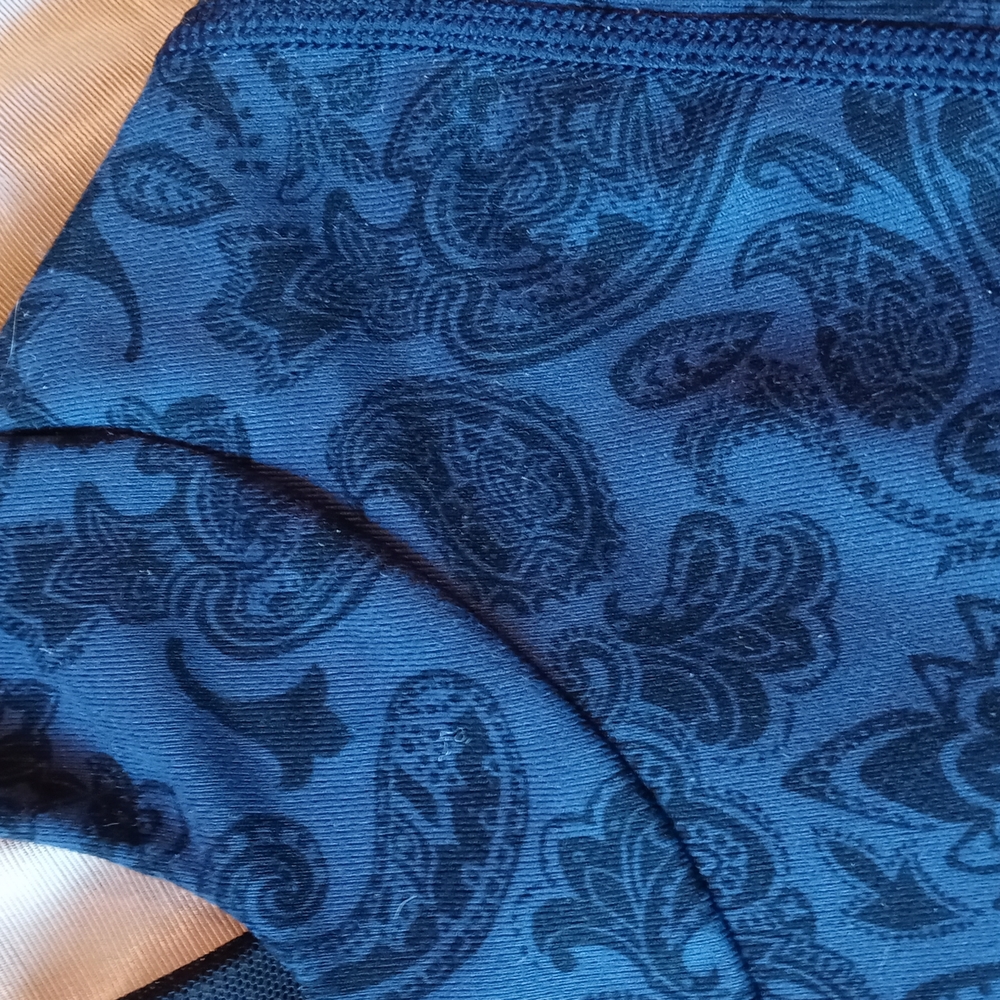 Lululemon Blue Paisley Work out Tank - Picture 8 of 9